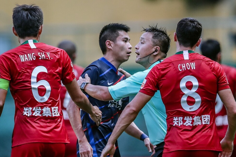 爱游戏体育-关于游泳巡回赛上演强强对话，北城猎隼队大胜关东银狐队，战术调整见效；二次进攻频频奏效的信息