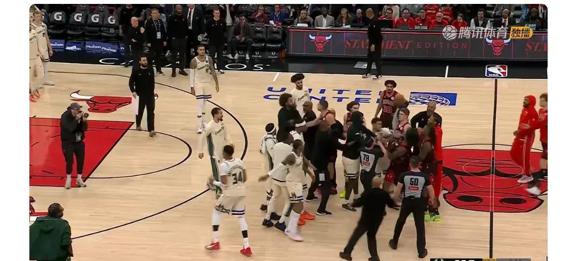 爱游戏体育- 字母哥因伤早退雄鹿惨败 老鹰主场过关扳成22