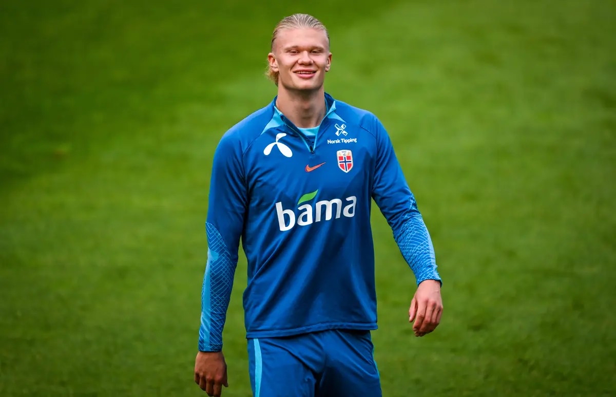 爱游戏体育-包含哈兰德在塞尔维亚队比赛中逆转,战术调整引发热议!的词条